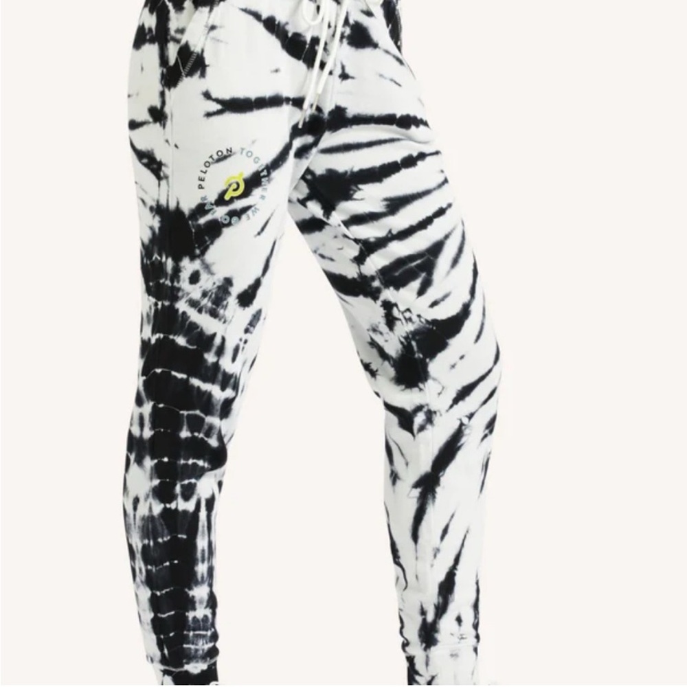 Peloton tie dye ultimate jogger black and white size small